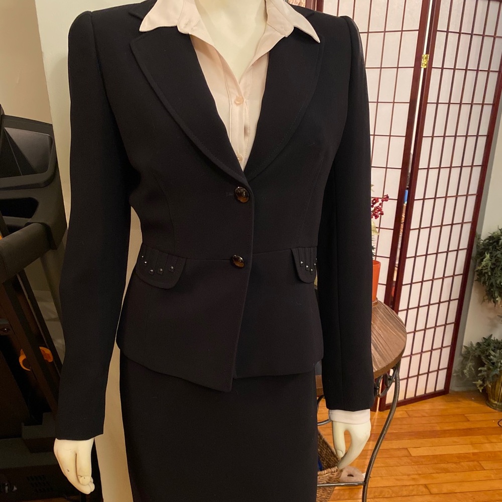 Elie Tahari- Woman’s 2-piece suit. Black